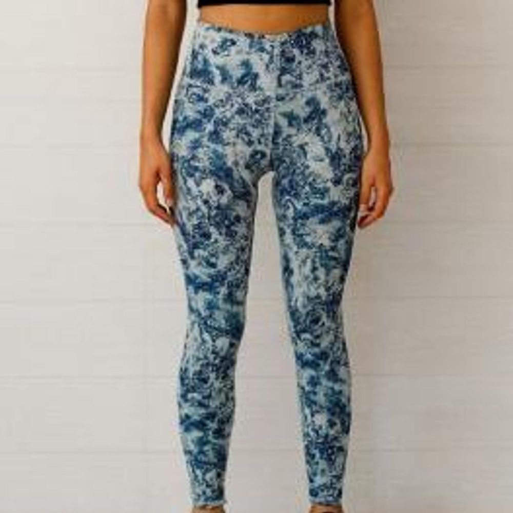 FLEO El Toro 25" leggings In Twilight Tie Dye